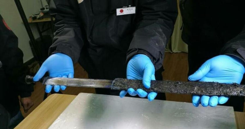 В Китае нашли отлично сохранившийся меч возрастом 2300 лет