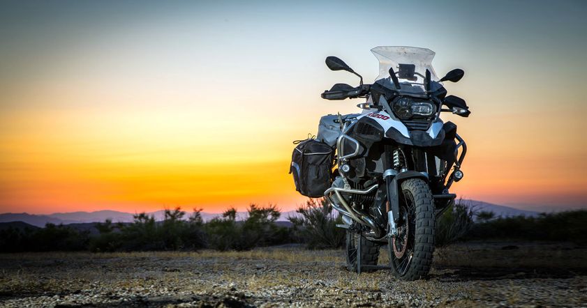 BMW R1200GS - первый беспилотный мотоцикл-робот выходит на испытательную трассу